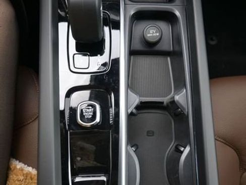 New 2026 Volvo V60 B5 Cross Country Plus w/ Protection Package Premier image 11