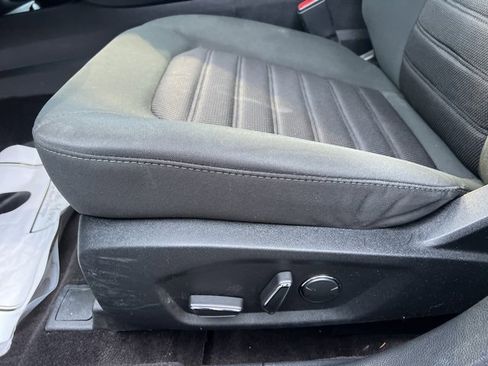 Used 2020 Ford Fusion SE image 21