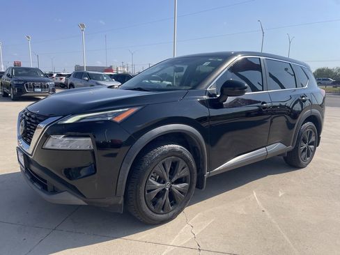 Certified 2022 Nissan Rogue SV image 5