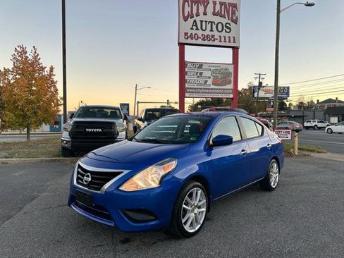 Used 2016 Nissan Versa SV image 9