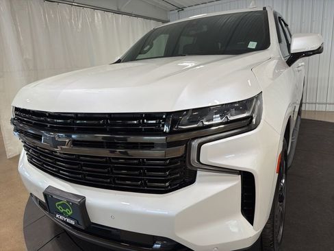 Certified 2022 Chevrolet Suburban RST w/ Luxury Package AWD/4WD image 13