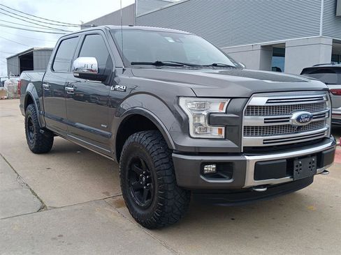 Used 2015 Ford F150 Platinum w/ Equipment Group 701A Luxury AWD/4WD image 5