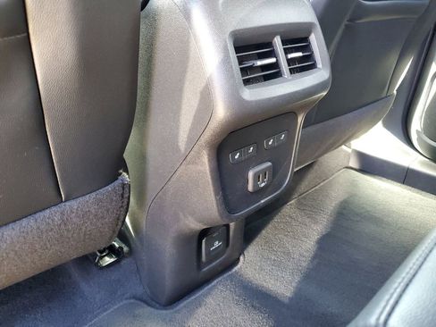 Certified 2024 Chevrolet Equinox Premier image 27