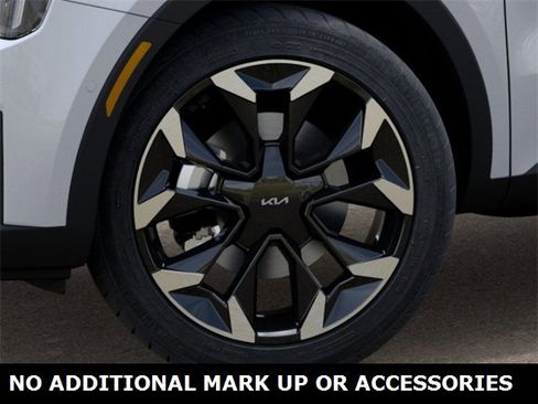 New 2025 Kia Sorento SX image 9