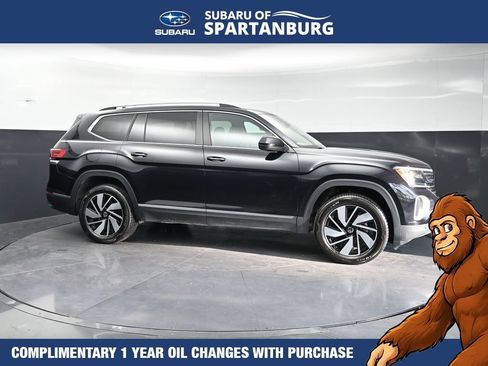 Used 2025 Volkswagen Atlas SEL AWD/4WD image 3