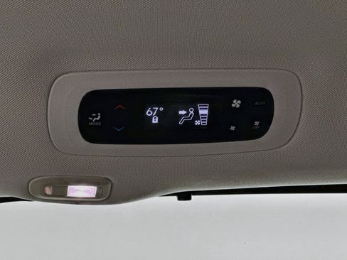 Used 2019 Chrysler Pacifica Touring-L Plus w/ Advanced Safetytec Group FWD image 28