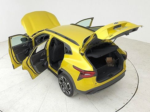 New 2025 Chevrolet Trax RS w/ Driver Confidence Package image 15