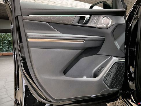 New 2026 Buick Enclave Avenir w/ Super Cruise Package image 9