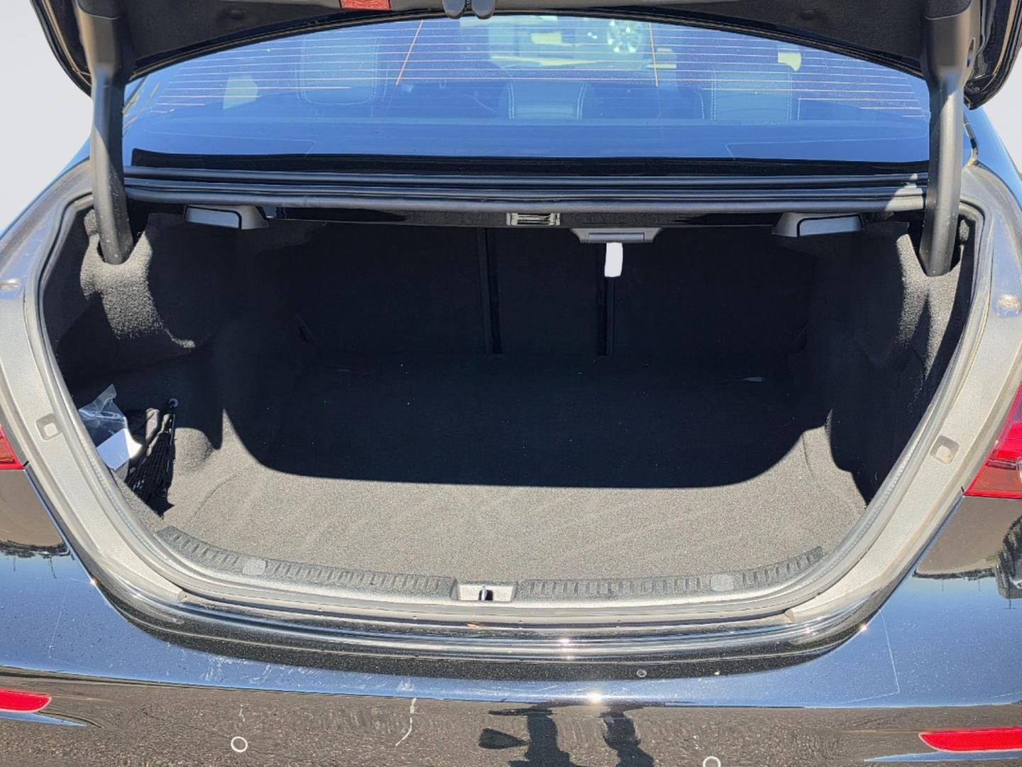 Used 2023 Mercedes-Benz E 350 Sedan image 25