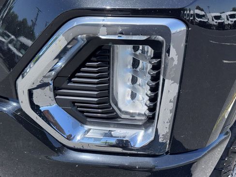 Used 2021 GMC Sierra 1500 AT4 w/ AT4 Preferred Package AWD/4WD image 12