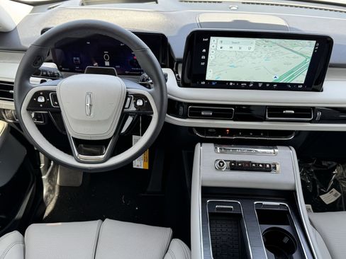 New 2025 Lincoln Aviator Reserve w/ Equipment Group 201A image 18