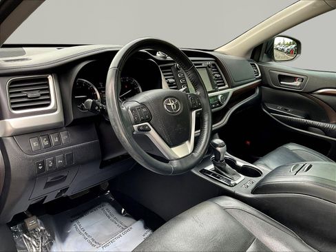 Used 2016 Toyota Highlander Limited Platinum AWD/4WD image 17