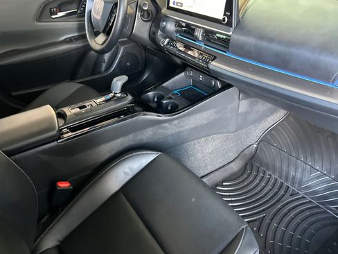 Used 2023 Toyota Prius Limited image 16