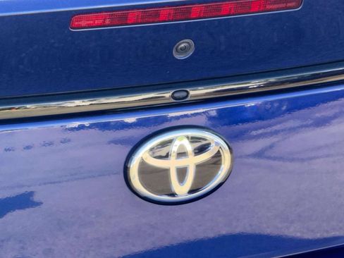 Used 2022 Toyota GR86 w/ ALL Weather Mat Package (TMS) RWD image 7