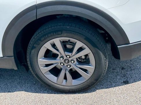 Used 2023 Ford Explorer XLT w/ Equipment Group 202A AWD/4WD image 7