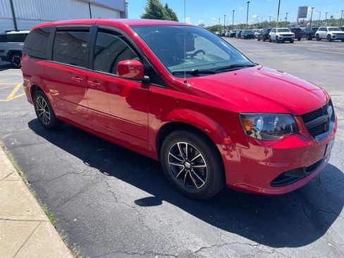 Used 2016 Dodge Grand Caravan SE FWD image 1