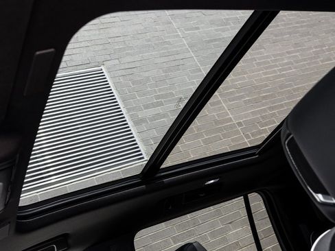 Used 2025 Cadillac Escalade ESV Sport w/ Touring Package image 12