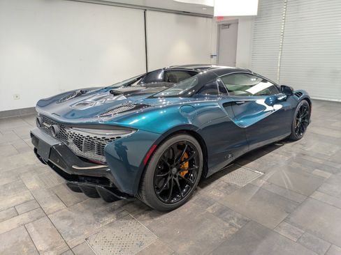Used 2025 McLaren Artura Spider image 22