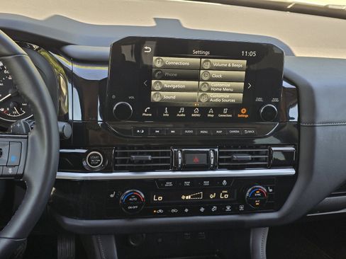 Used 2024 Nissan Pathfinder SL AWD/4WD image 15
