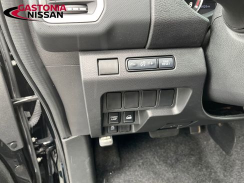 Used 2023 Nissan Frontier SV image 22