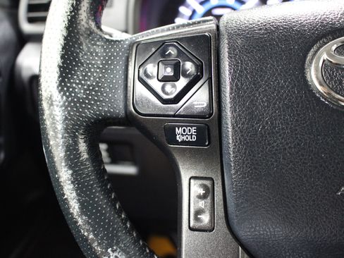 Used 2016 Toyota 4Runner Trail Premium AWD/4WD image 11