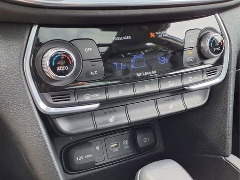 Used 2020 Hyundai Santa Fe SEL FWD image 9