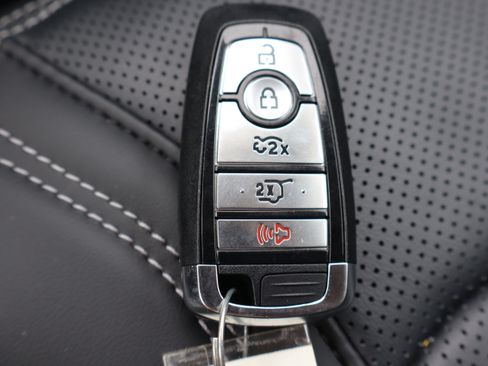 Used 2025 Ford Mustang Mach-E Premium RWD image 29