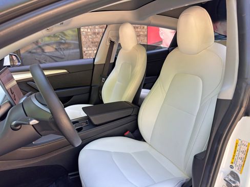 Used 2022 Tesla Model 3 image 38