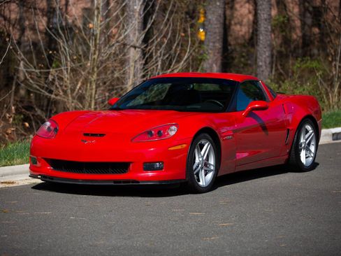 Used 2007 Chevrolet Corvette Z06 w/ Preferred Equipment Group RWD image 6