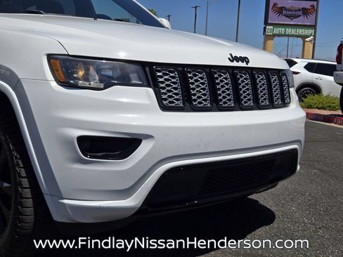 Used 2019 Jeep Grand Cherokee Altitude RWD image 8