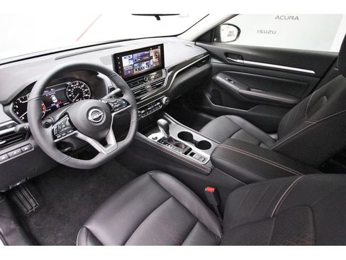 New 2026 Nissan Altima 2.5 SR w/ SR Premium Package FWD image 12