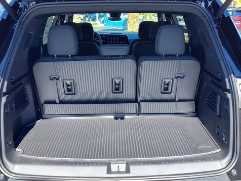New 2026 Chevrolet Traverse LT w/ LPO, Floor Liner Package image 8