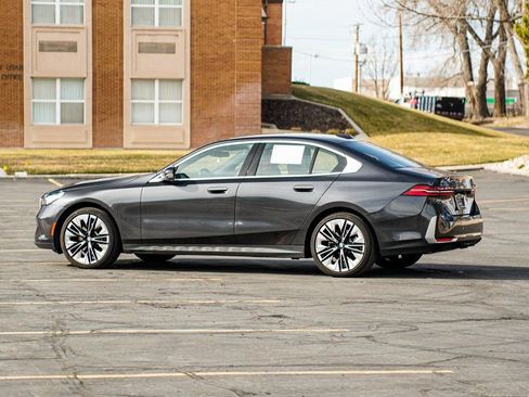 Certified 2025 BMW 530i xDrive w/ Premium Package image 7