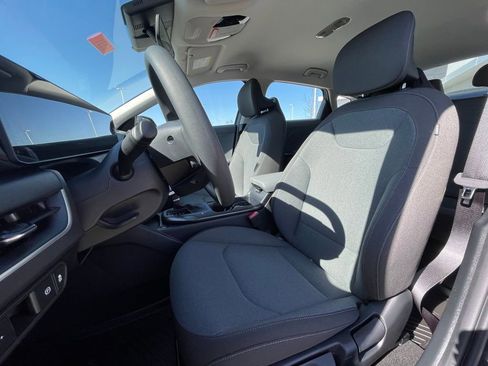 New 2026 Kia K4 FWD image 19