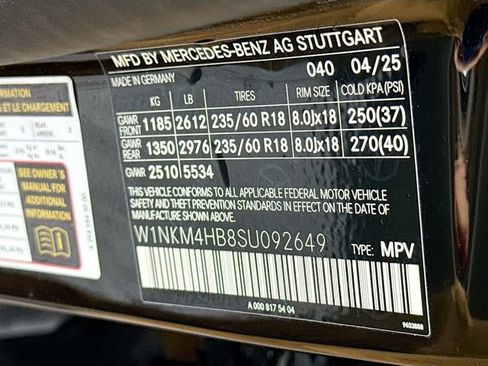 Used 2025 Mercedes-Benz GLC 300 4MATIC image 35