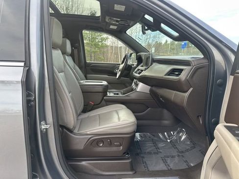 Used 2021 GMC Yukon SLT w/ SLT Luxury Package AWD/4WD image 12