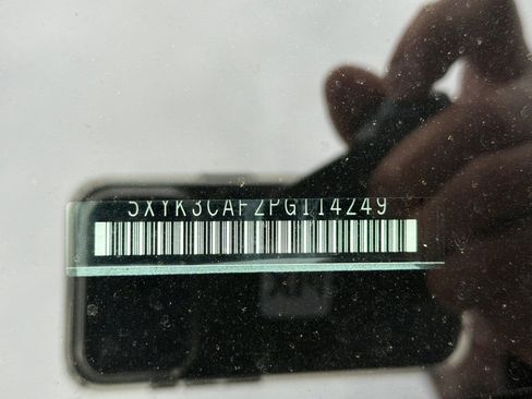 Used 2023 Kia Sportage EX image 3