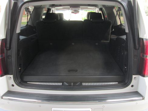 Used 2017 Chevrolet Suburban Premier AWD/4WD image 9