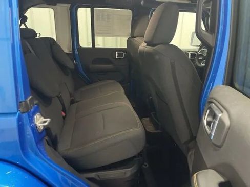 Used 2024 Jeep Wrangler Unlimited Sahara image 13