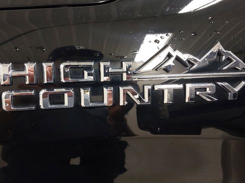 Used 2021 Chevrolet Silverado 1500 High Country w/ Technology Package AWD/4WD image 34