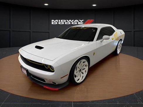 Used 2022 Dodge Challenger GT RWD image 2