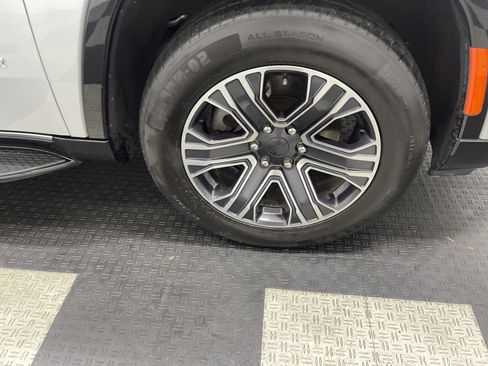 Used 2024 Jeep Wagoneer L Series II w/ Flexible Seating Group image 28