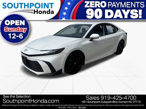 Used 2025 Toyota Camry SE FWD image 3