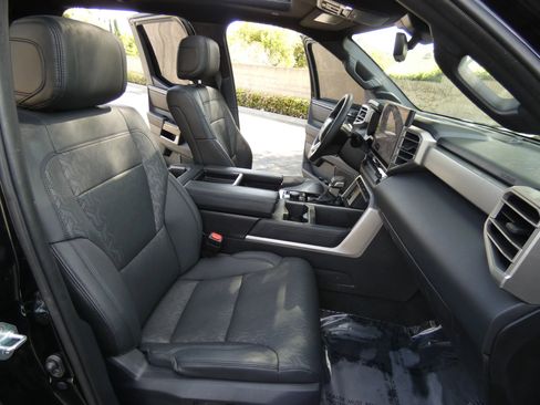 Used 2025 Toyota Tundra Limited image 32