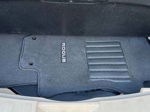 Used 2017 Nissan Rogue SV image 21