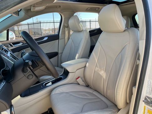 Used 2019 Lincoln MKC Reserve image 25