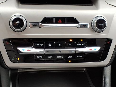 Used 2023 Ford Explorer XLT w/ Equipment Group 202A AWD/4WD image 17