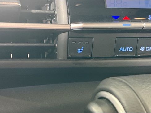 Used 2024 Toyota Sienna XSE FWD image 20