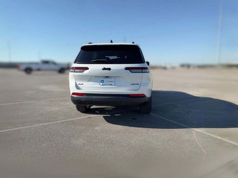 New 2025 Jeep Grand Cherokee L Limited w/ Black Appearance Package image 10