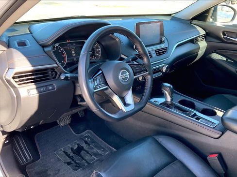 Used 2020 Nissan Altima 2.5 SR w/ Premium Package image 18